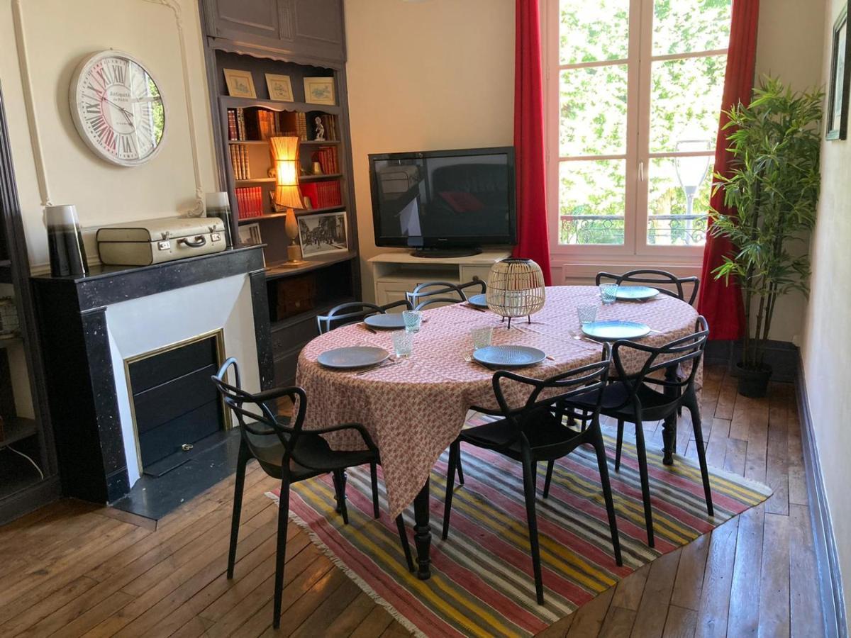 Et au pied coule une rivière, situation et vue idéales Auxerre Esterno foto
