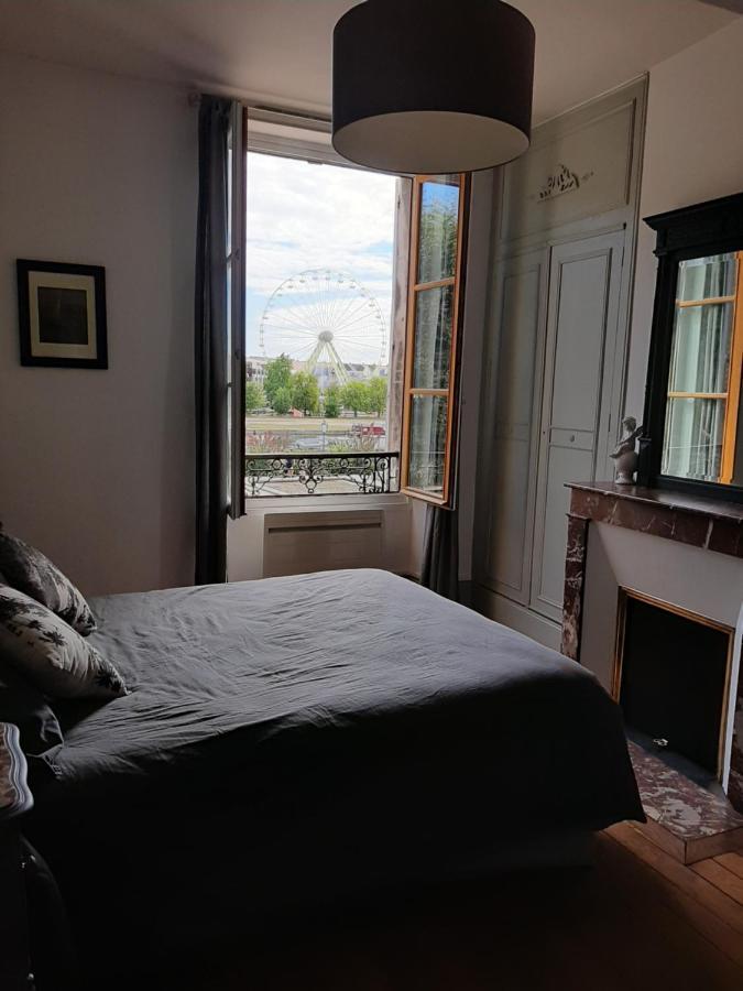 Et au pied coule une rivière, situation et vue idéales Auxerre Esterno foto