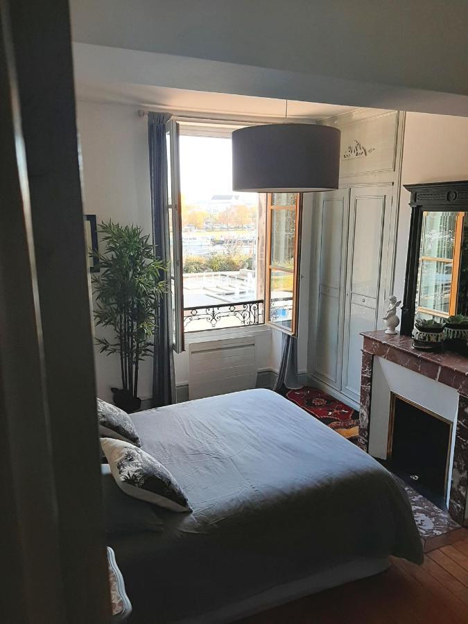 Et au pied coule une rivière, situation et vue idéales Auxerre Esterno foto