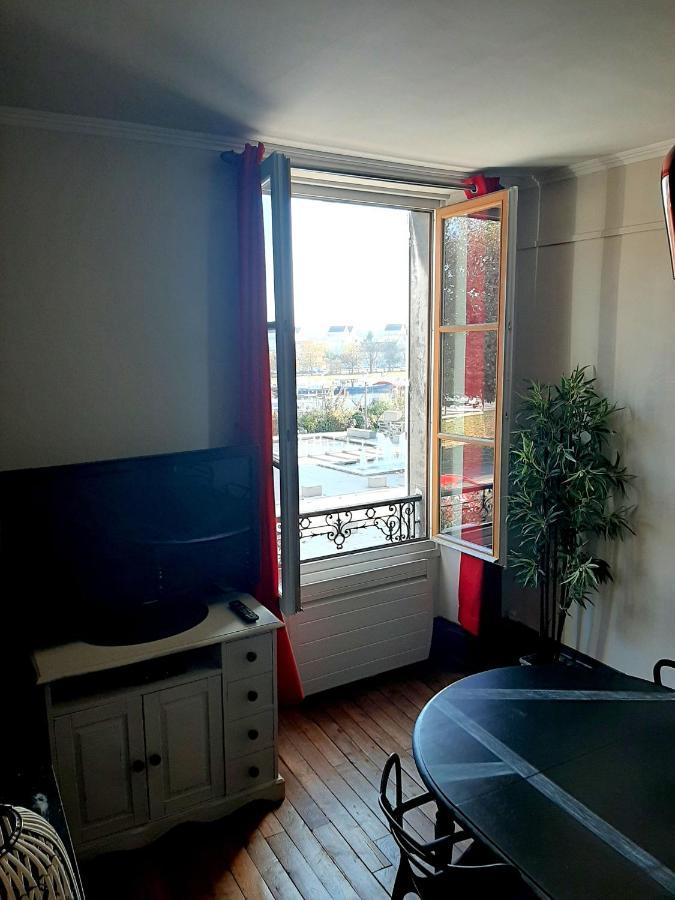 Et au pied coule une rivière, situation et vue idéales Auxerre Esterno foto